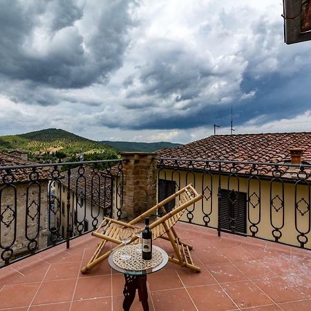 Art Rebus Tower In Tuscany Apartment Radda in Chianti Bagian luar foto