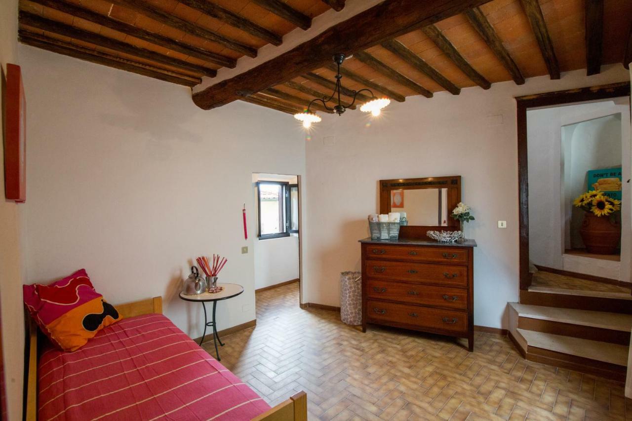 Art Rebus Tower In Tuscany Apartment Radda in Chianti Bagian luar foto