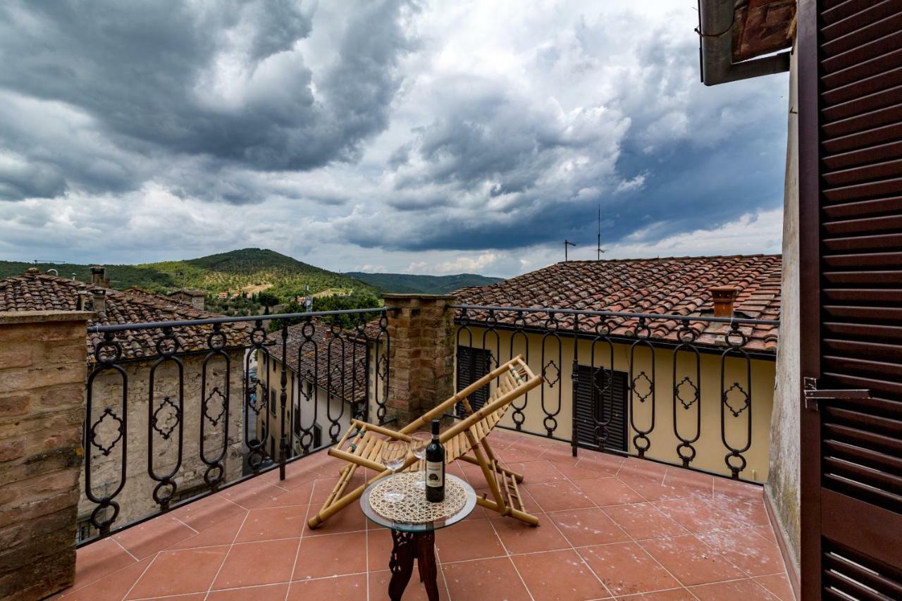 Art Rebus Tower In Tuscany Apartment Radda in Chianti Bagian luar foto