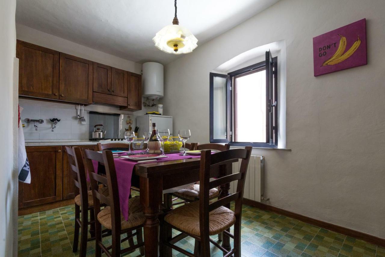 Art Rebus Tower In Tuscany Apartment Radda in Chianti Bagian luar foto