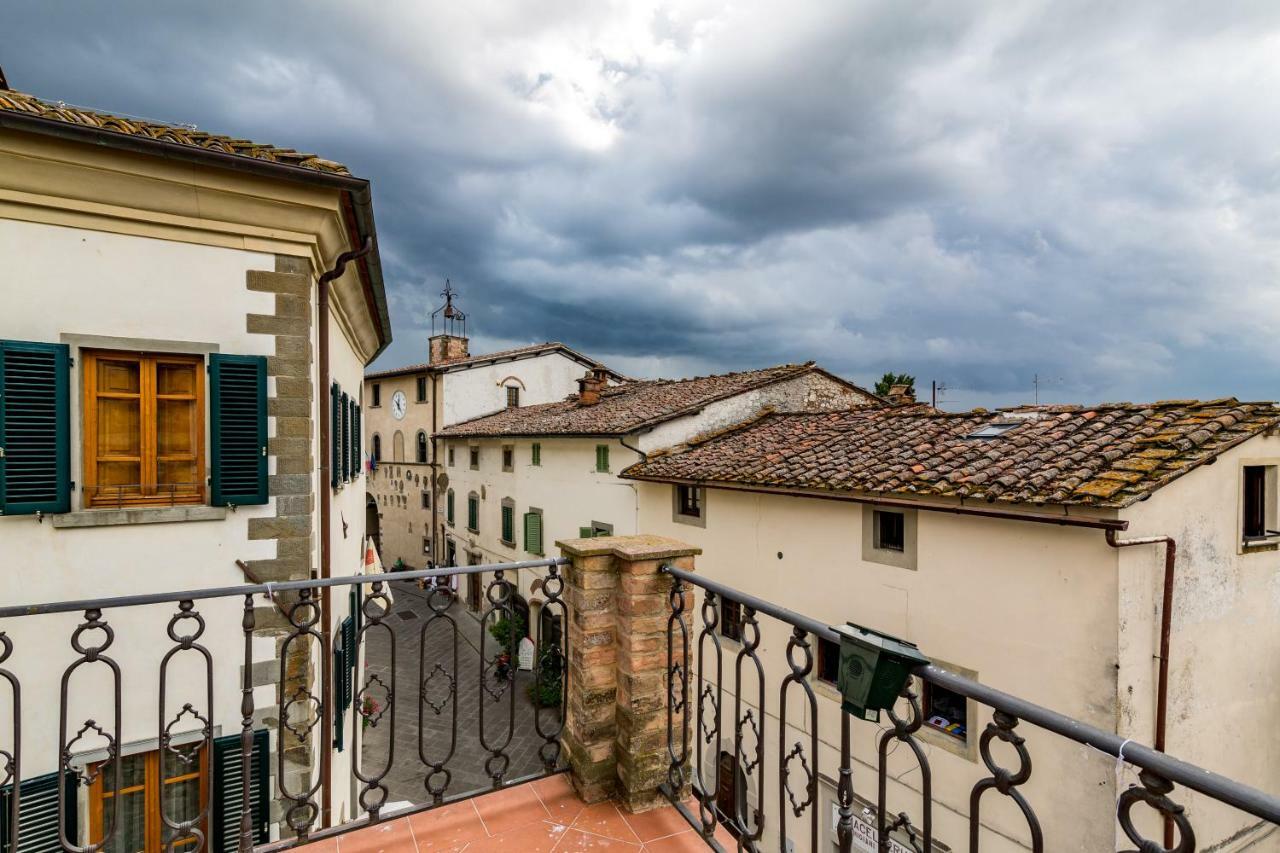 Art Rebus Tower In Tuscany Apartment Radda in Chianti Bagian luar foto