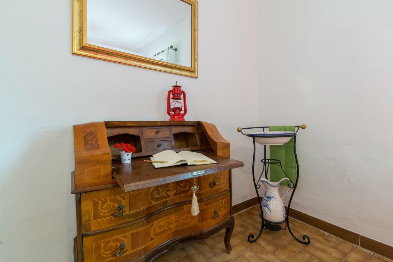 Art Rebus Tower In Tuscany Apartment Radda in Chianti Bagian luar foto