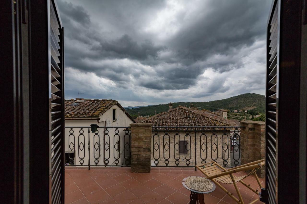 Art Rebus Tower In Tuscany Apartment Radda in Chianti Bagian luar foto